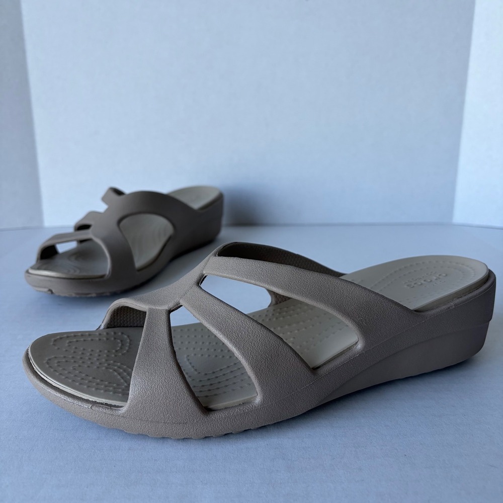 Crocs Sandal Taupe Tan Wedge Slide Womens 9 - Picture 1 of 12